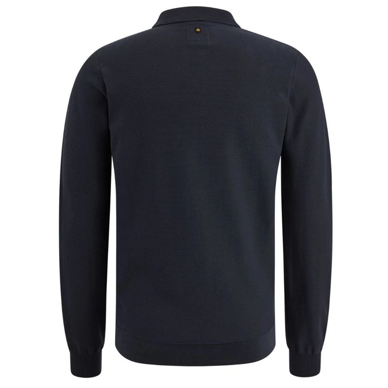 A sötétkék színű, háromgombos nyakú M-es PME LEGEND hosszú ujjú galléros póló pamutból készült, mely egy igazán jól szellőző és kényelmes viselet a nap során.